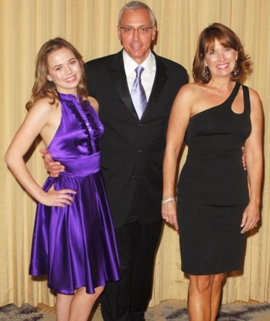 Paulina Marie Pinsky with her lovely parents in 2009.