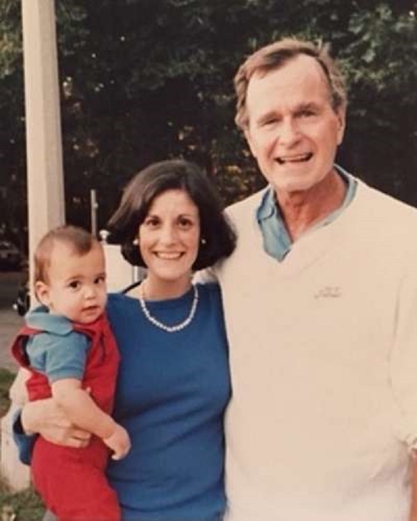 Gloria Morgan (in the middle) with her family including her husband Lance Morgan and son Evan Morgan