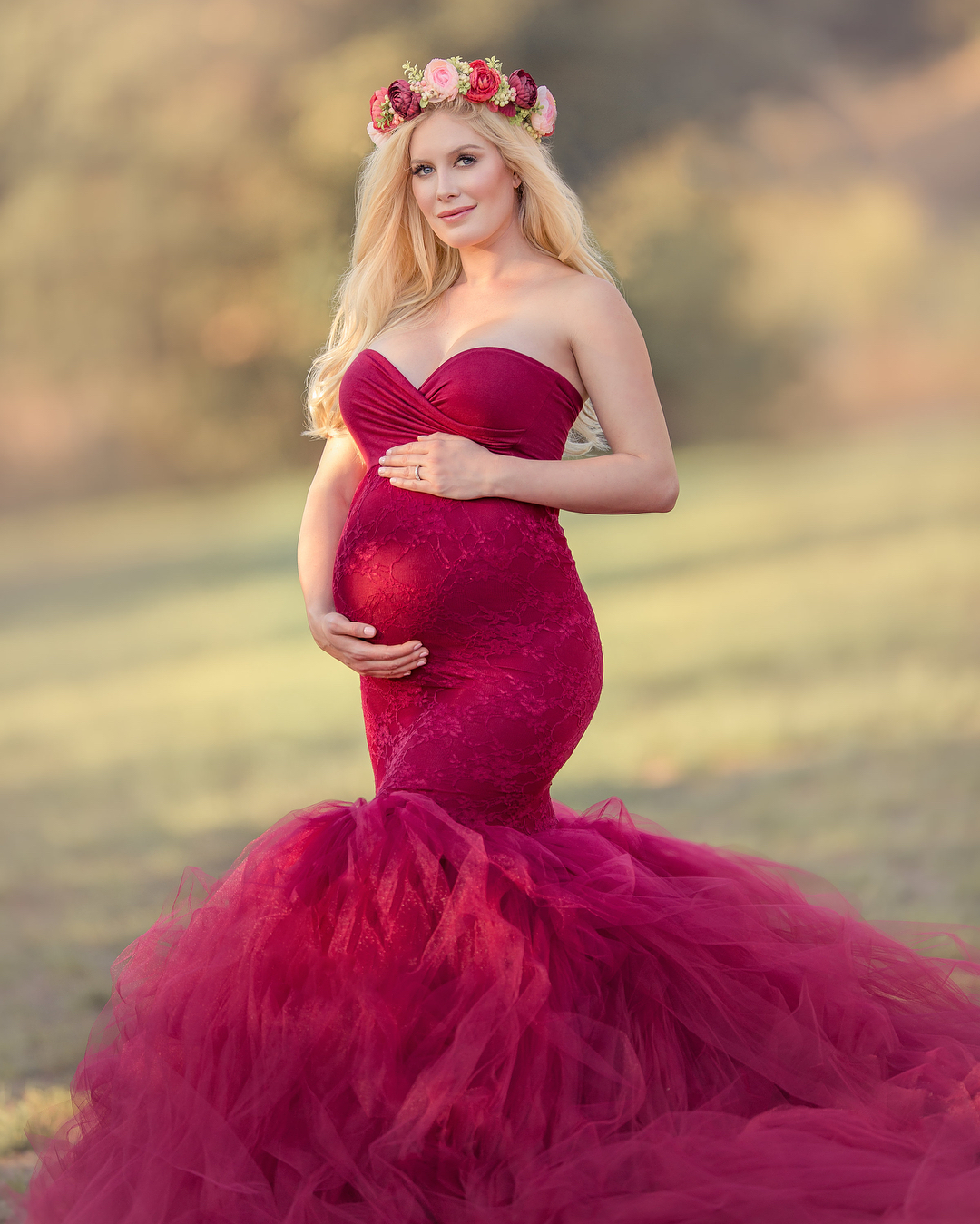 Heidi Pratt showing her baby bumb