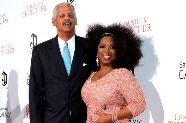 The 68 years old Stedman Graham atted in the red carpet with his partner