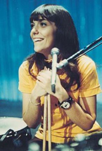 Photo of Karen Carpenter.