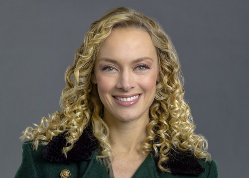 Rachel Skarsten Bio, Net Worth, Age, Husband, & Height