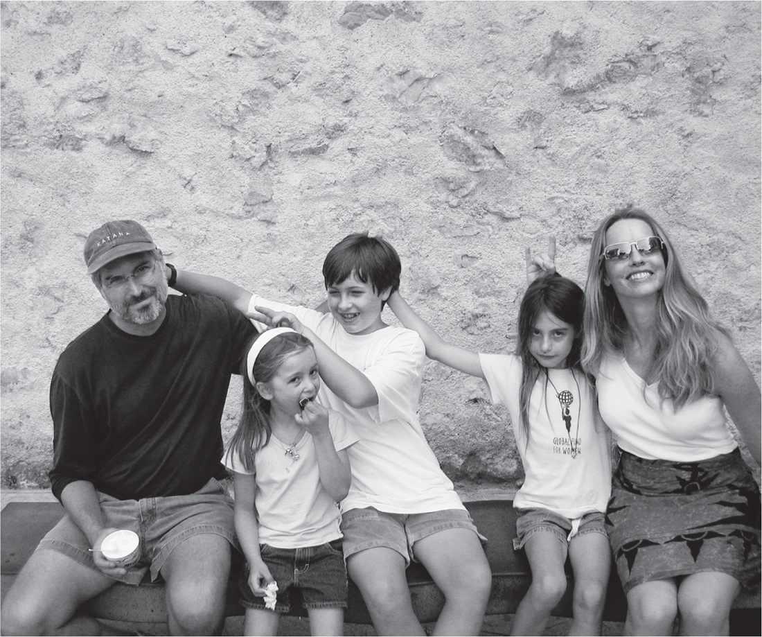 Steve Jobs with his family