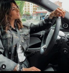 Francesca Sofia in her Land Rover Italia