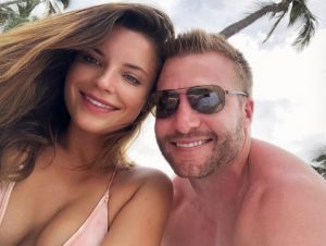 Sean and Veronika enjoying their vacation in Hawaii