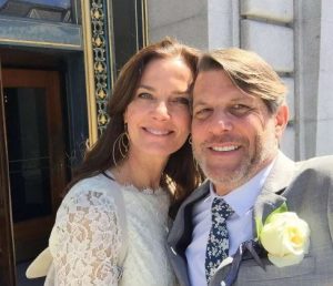 Terry Farrell el día de su boda con Adam Nimoy