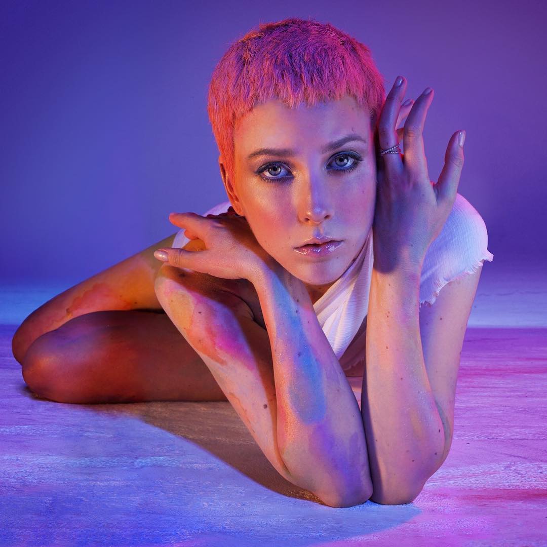 Australian Singer Emma Louise Has A Impressive Net Worth As Of 2020 australian-singer-emma-louise-has-a-impressive-net-worth-as-of-2020