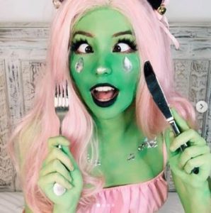 Belle Delphine paints herself green