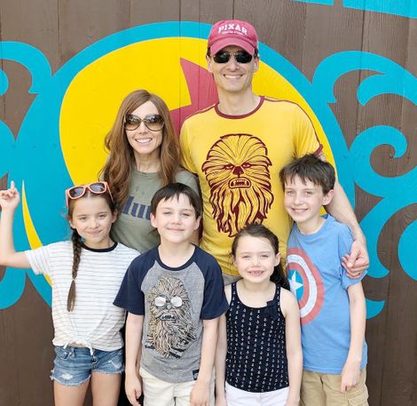 Violet McGraw with her parents and siblings