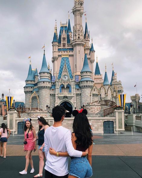 Kalya Kosuga at Disney Land with her boyfriend