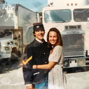 Kyle Chandler posing with his wife Kathryn Chandler.