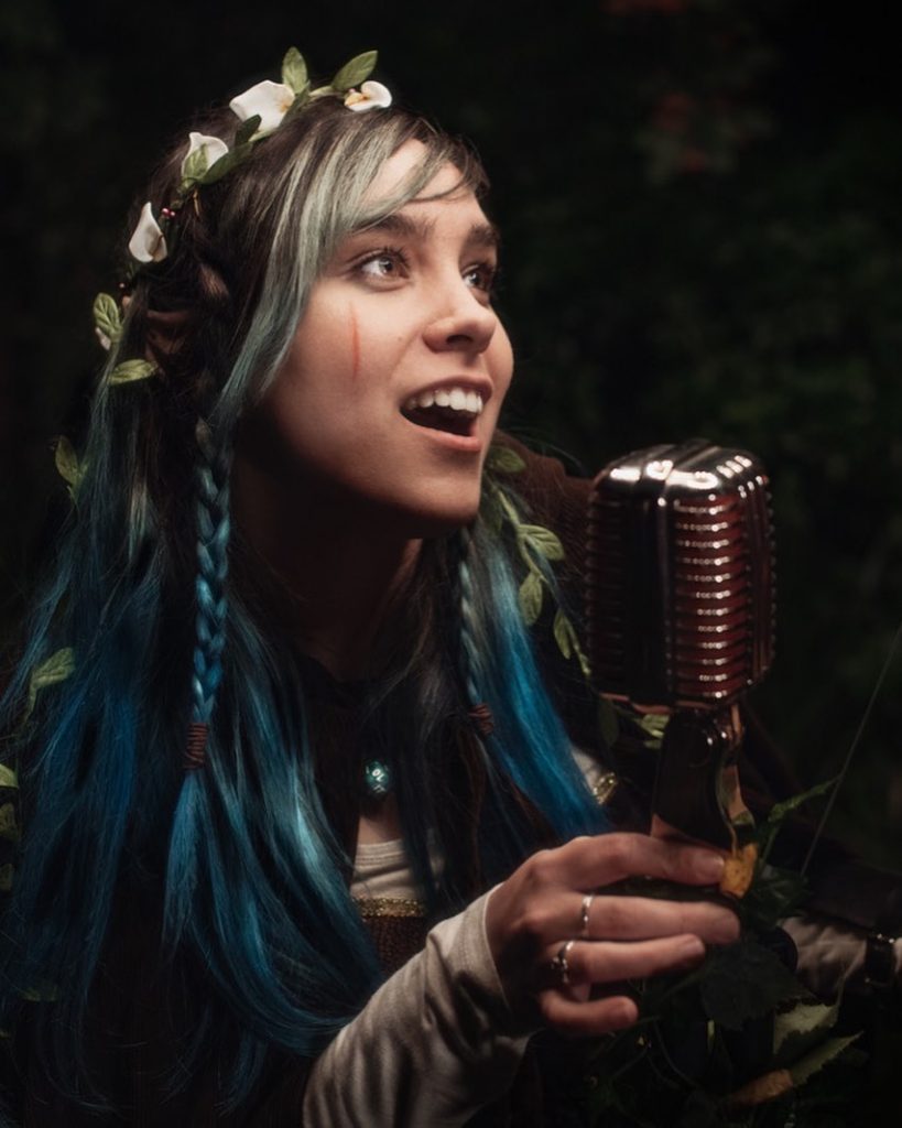 Ellen Rose is a YouTuber and who has earned lots of fame and wealth