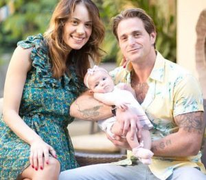 Viviane Thibes with her boyfriend and daughter, Lua Lizzy Douglas.