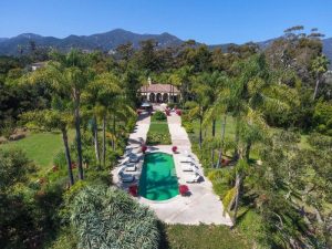 Front view of former Montecito Home of actress, Davis.