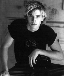 Garrett Hedlund's early adulthood picture.