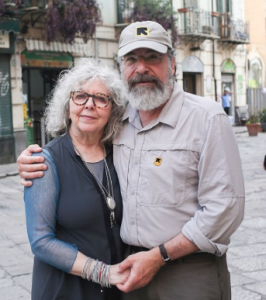 Mandy and his wife Kathryn took a picture together 