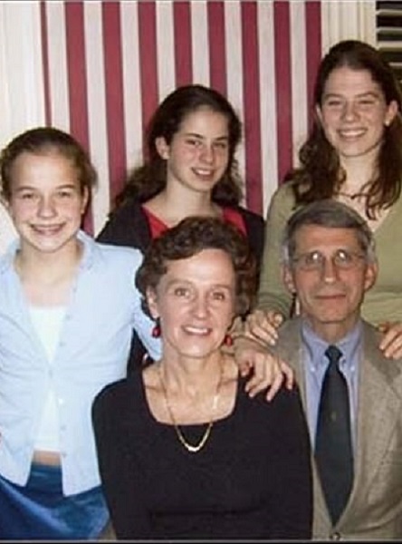 Anthony Fauci with his family members