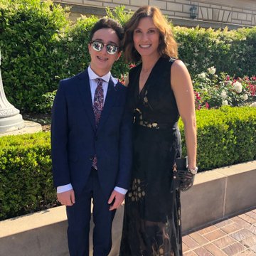 Cohen took a picture with his mother