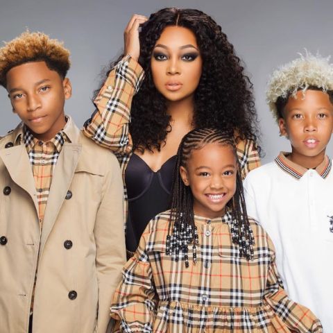 Laiyah Shannon Brown with her mother and siblings during a photoshoot