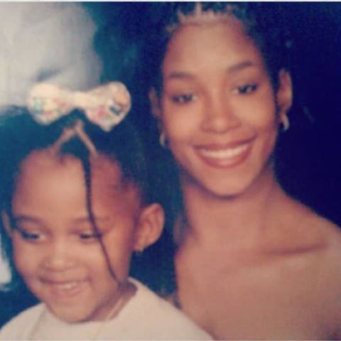 Shelly Tresvant with her child during her young age