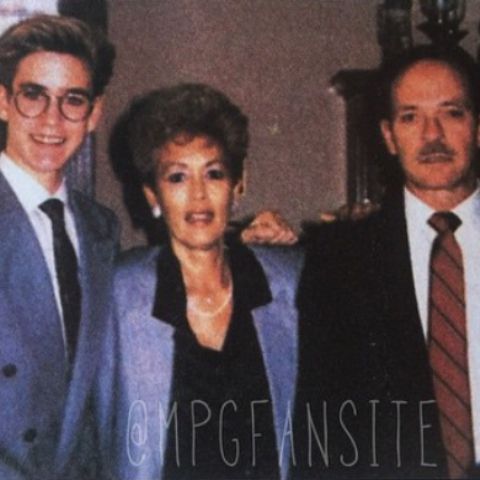 Hans Gosselaar with his son, Mark-Paul and wife, Paula during thier young age