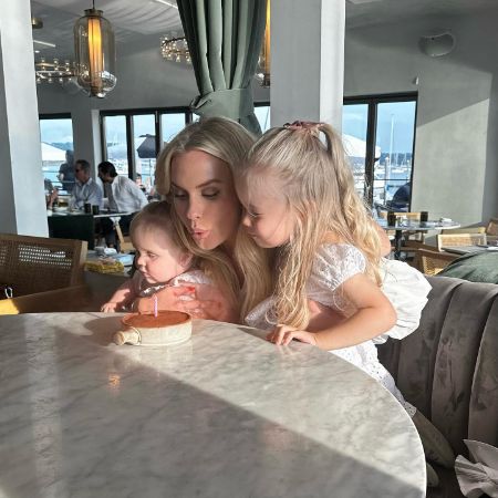 Sydney's Birthday photo with her two daughters by her side